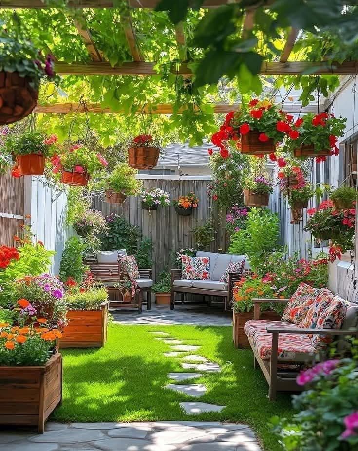Transform Your Yard with These 10 Cut Flower Garden Ideas